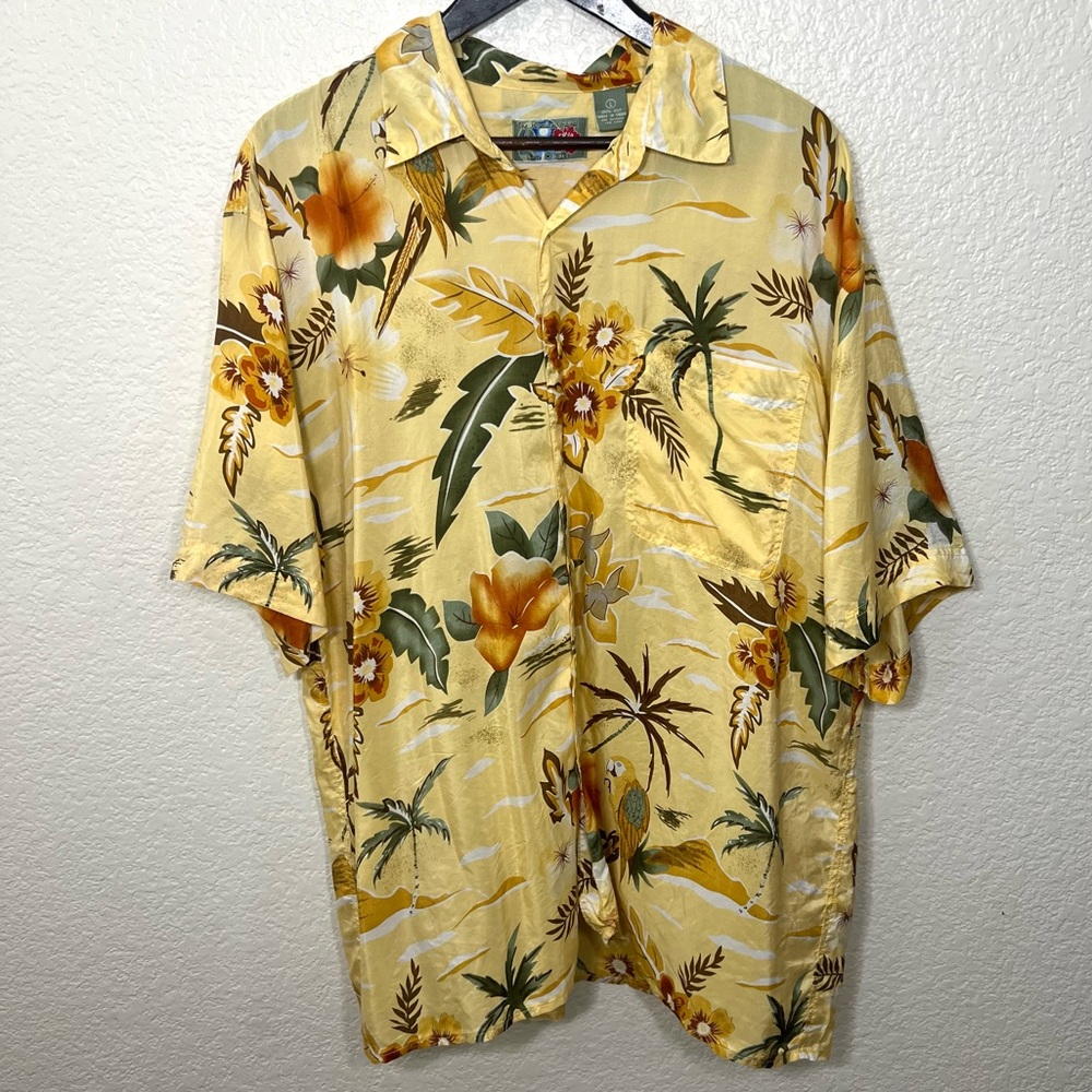 Hilo Hattie Men’s Silk Hawaiian Tropical Print Parrot Macaw Yellow Size L